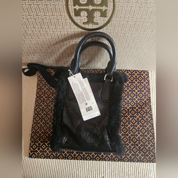 NWT Tory Burch Blake Patent Shearling Mini Shopper Tote Crossbody Bag #145289 - Picture 3 of 6